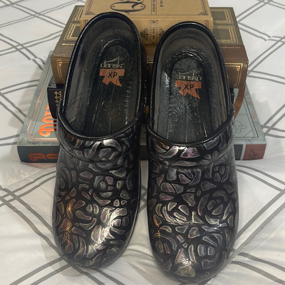 Dansko Clogs 36 EU / 5.5-6 Women’s